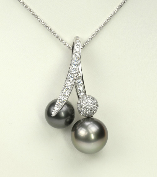 Io So Scavia Black Tahitian Pearl Pendant w/ Diamonds